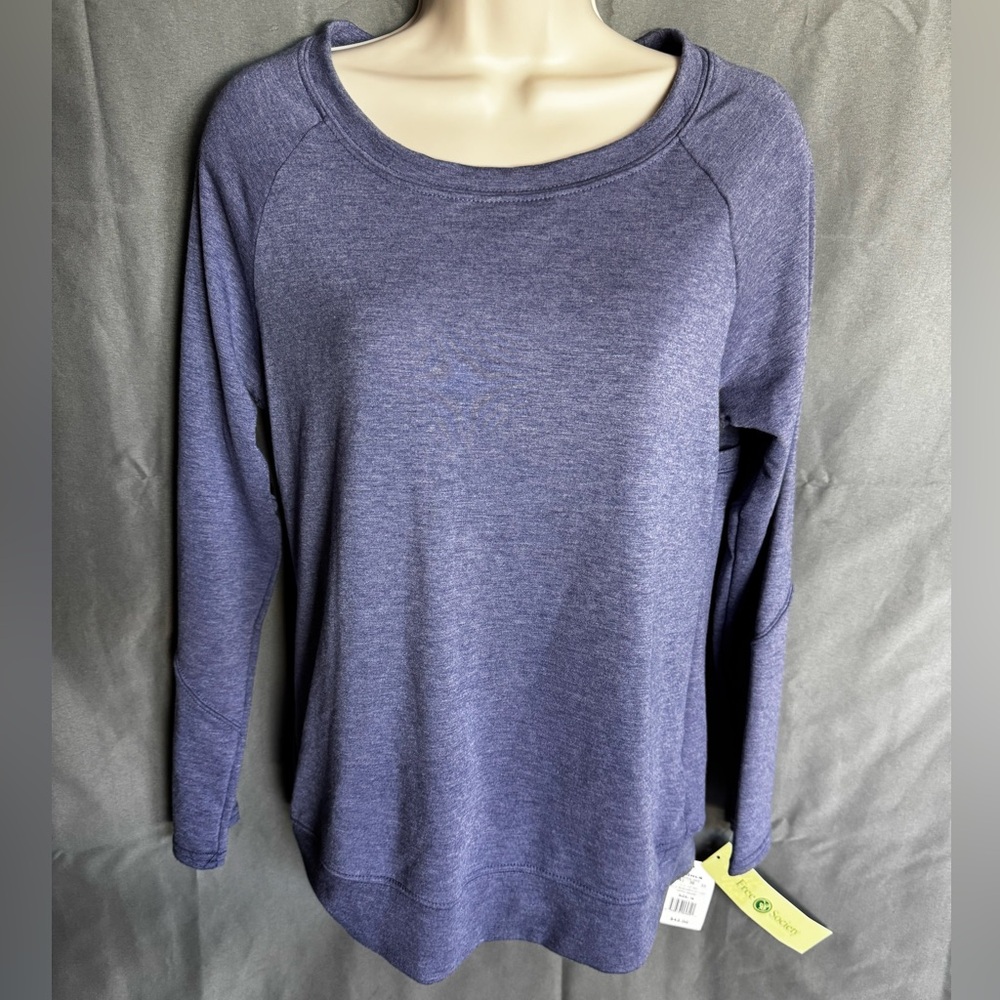 NWT Women’s Active Long Sleeve Keyhole Back Crossover Design Free Society Medium